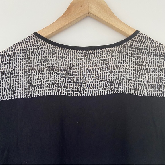 DANIEL RAINN BLACK/WHITE PRINTED SHORT SLEEVED TOP/BLOUSE W/ BRAIDED NECKLINE, S - Picture 8 of 12